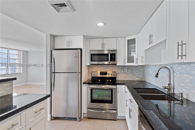 Building Photo - 14 79th St