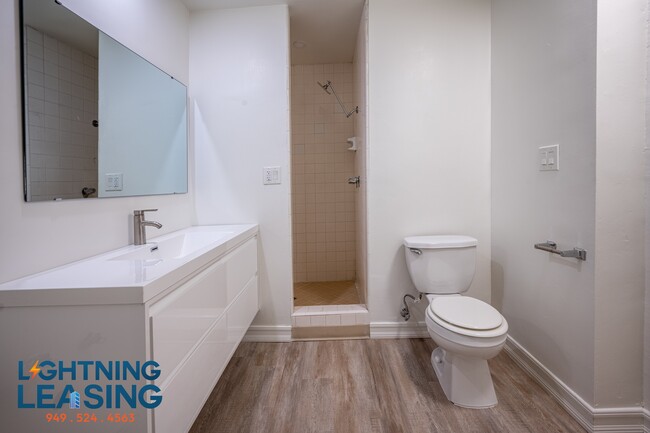 Building Photo - 1203 Kings Rd