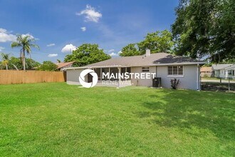 Building Photo - 3 Bedroom Pet-Friendly Home in DELAND, FL with Main Street Renewal