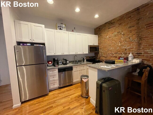 Building Photo - 6 Wigglesworth St
