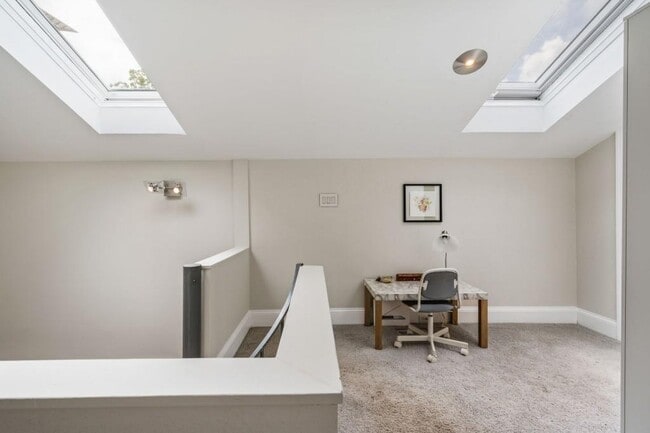 Building Photo - 2840 Peachtree Rd