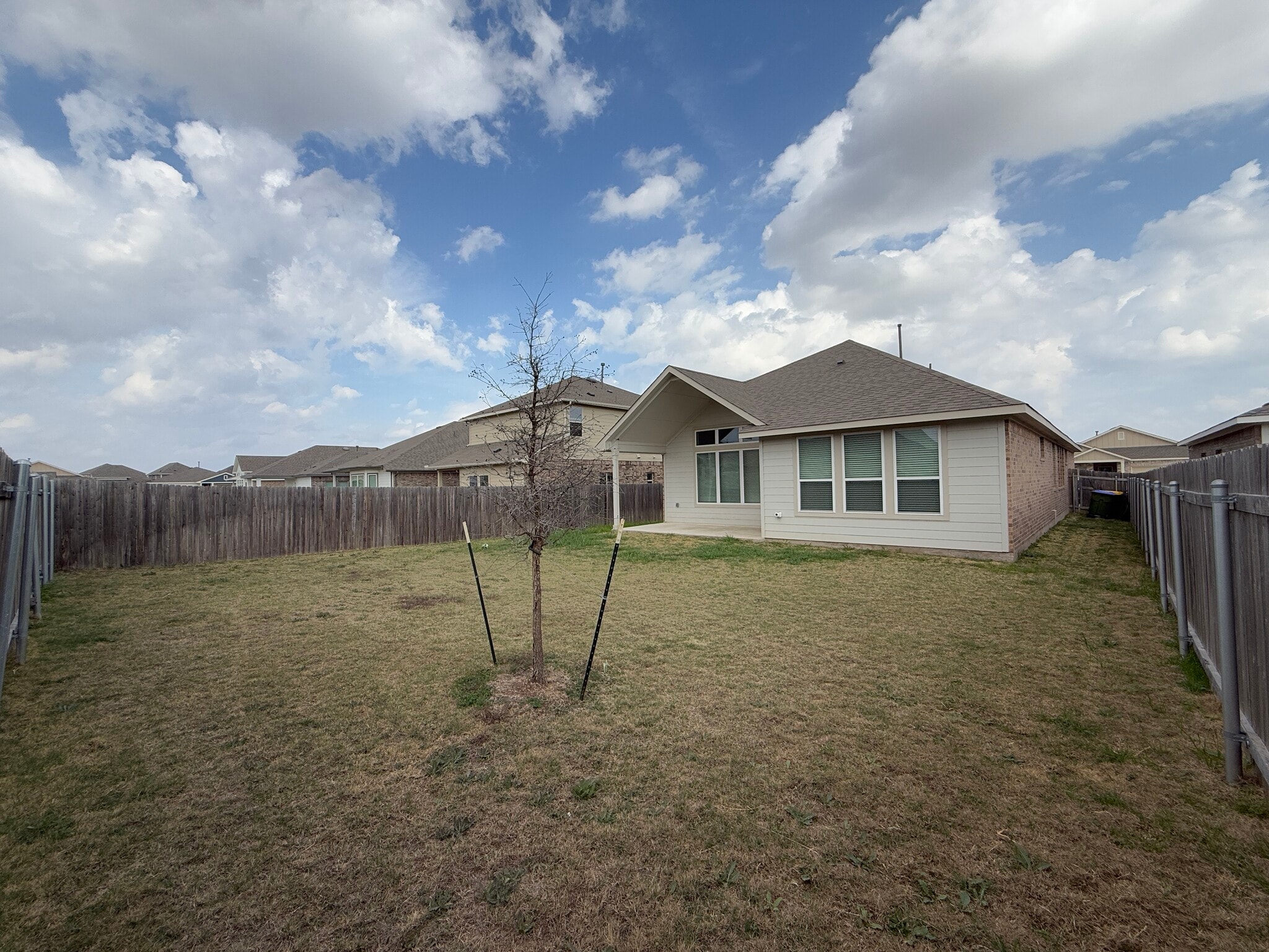 Building Photo - 18300 Emu Ln