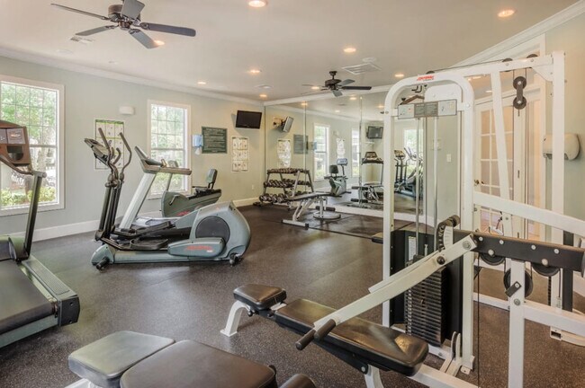 Building Photo - 1302 Belle Point Dr