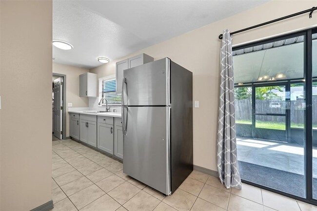 Building Photo - 4405 Almark Dr