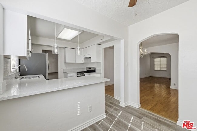 Building Photo - 1141 S Shenandoah St