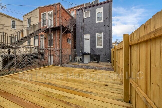 Building Photo - 339 E 25th St