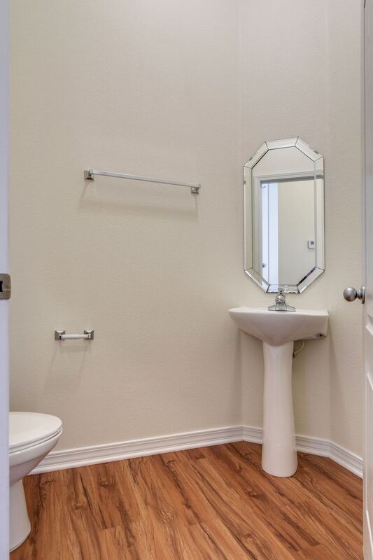 Building Photo - 5851 Chi Chi Cir