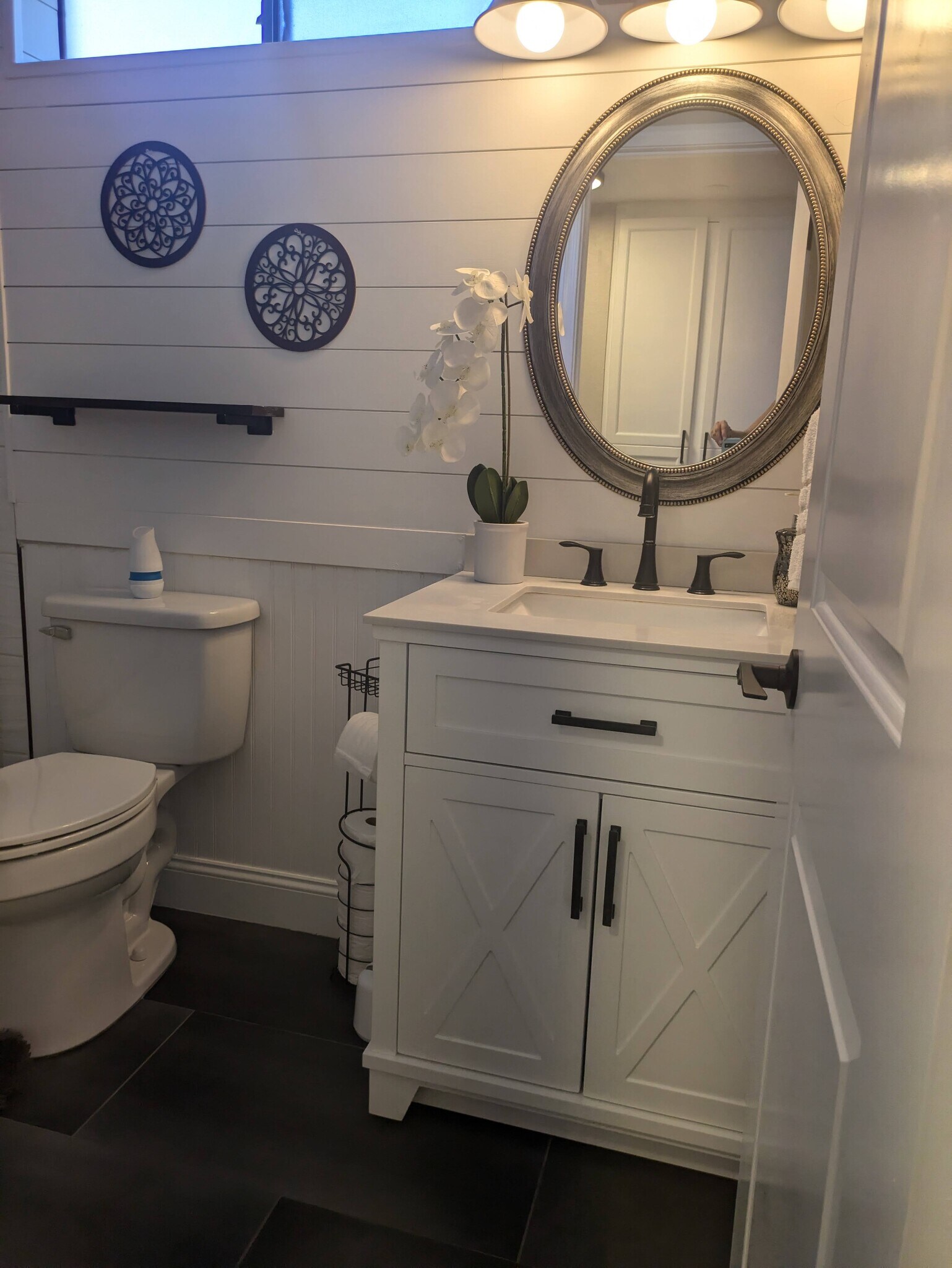 Main house Guest bathroom - 8879 E Friess Dr