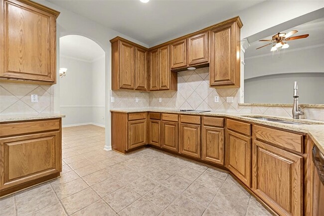 Building Photo - 2220 Comal Springs