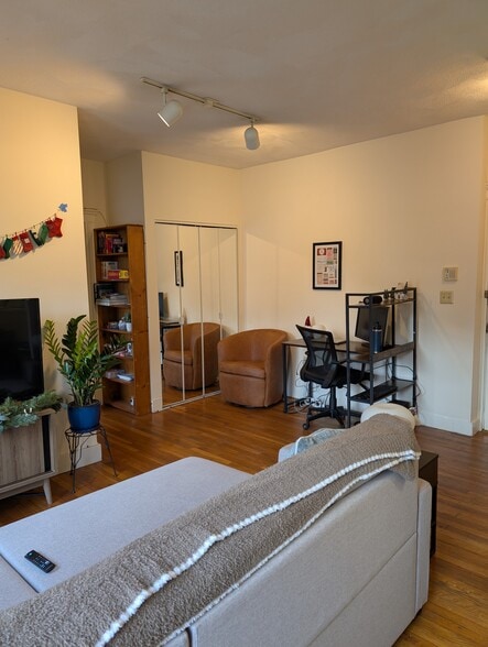 Building Photo - 4 Ransom Rd