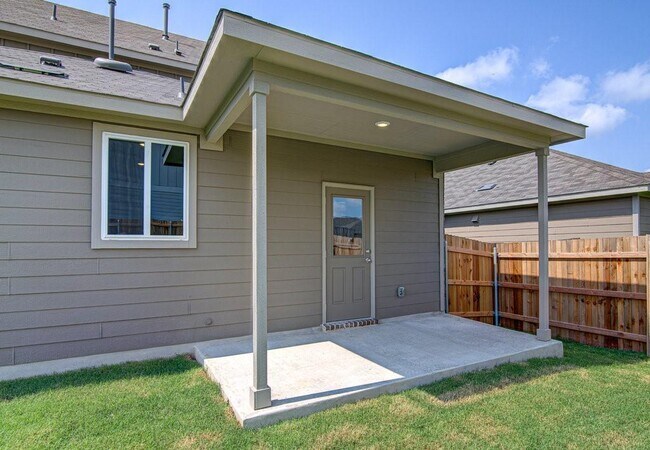 Building Photo - 252 Orange Rd