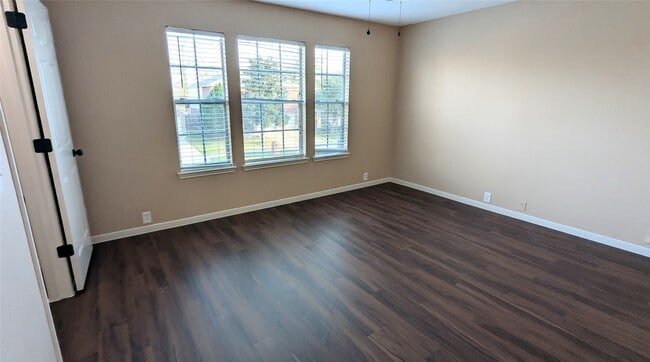 Building Photo - 723 Cypresswood Cove