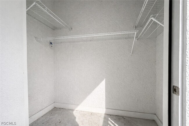 Building Photo - 3221 SW 8th Pl