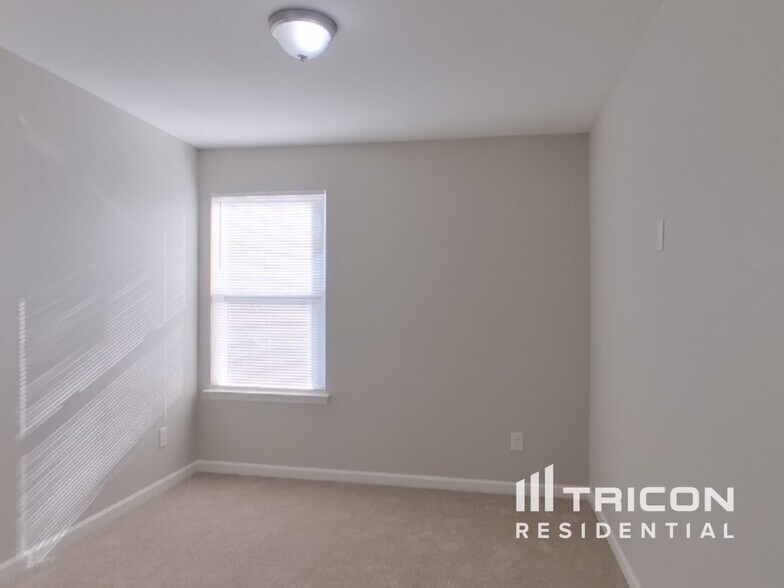 Building Photo - 1551 Peabody Court