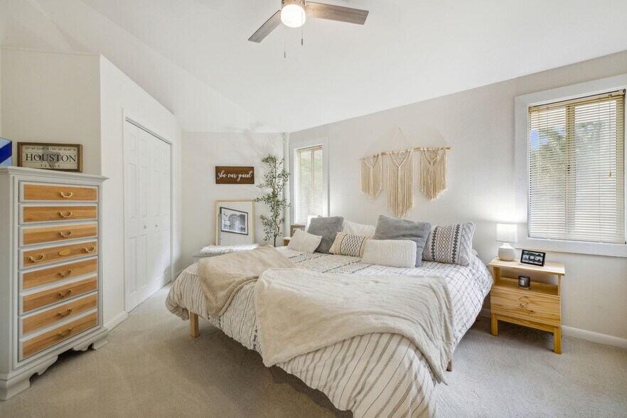 Building Photo - 4106 Leeward Pt