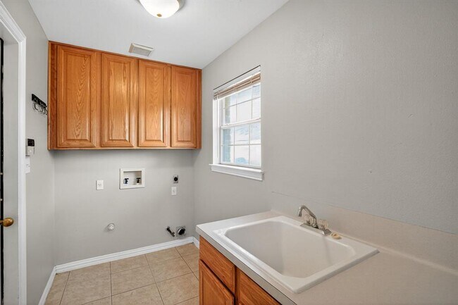 Building Photo - 1619 Shady Hillside Pass