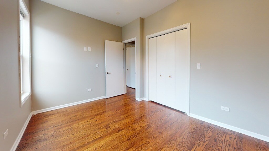 Building Photo - 2103 W Fletcher St