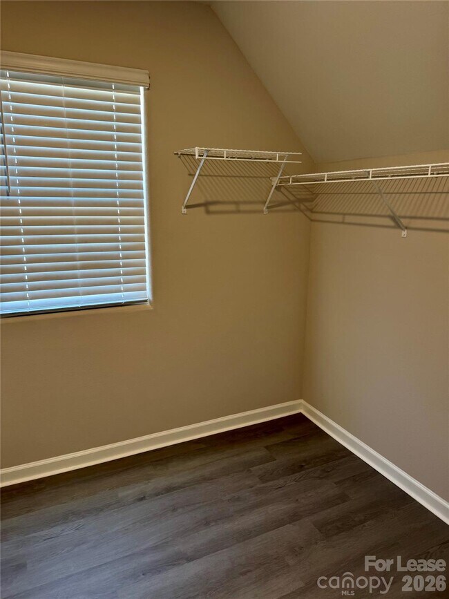 Building Photo - 937 Joselynn Drive
