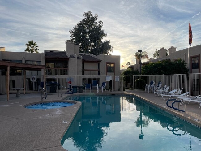 Building Photo - $1,550 2-3 Bedroom For Lease With Community Heated Pool & Spa in 85207!