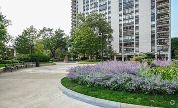 Building Photo - Nice 1 bedroom Condo in Gold Coast/Old Town