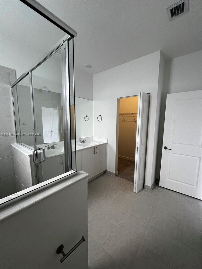 Building Photo - 23035 SW 129th Ave