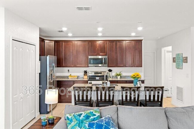 Building Photo - 15257 Mille Fiore Blvd