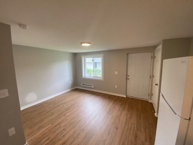 Building Photo - 65 W Moler St