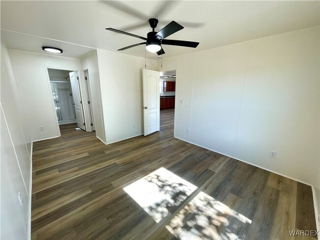 Building Photo - Move In Ready-3 Bedroom 2 Bath -