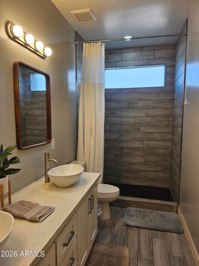 Building Photo - 1402 S 10th Ave