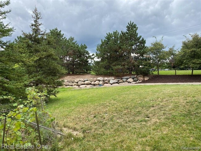 Building Photo - 39206 Silverthorne Bend