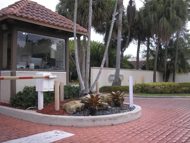 Primary Photo - 8129 SW 87th Terrace