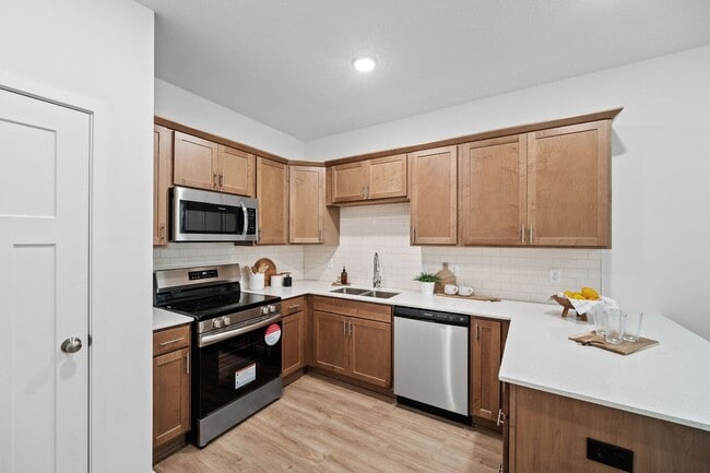 Building Photo - Townhouse for Rent