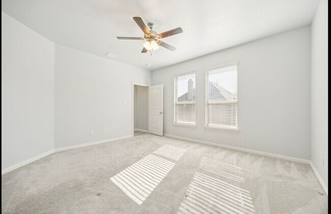 Building Photo - 725 Gray Washington Dr