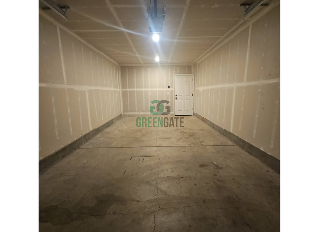 Building Photo - Gorgeous 1 Bedroom, 1 Bathroom Home Availa...