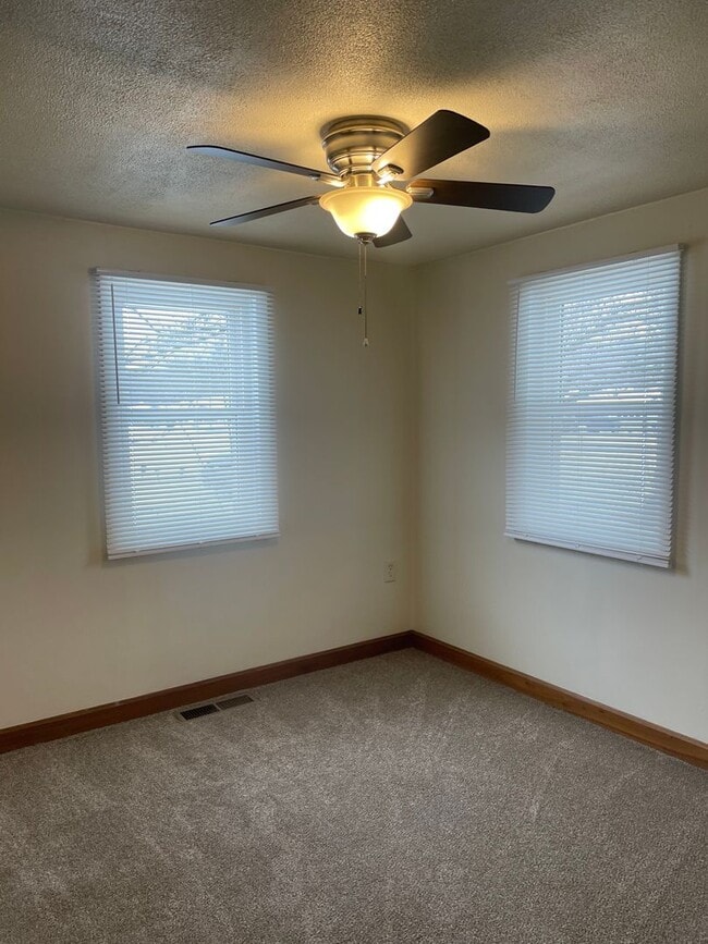 Building Photo - 1144 Prince Dr