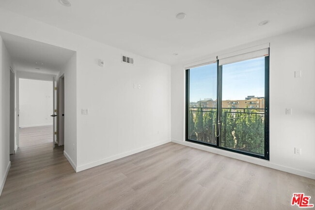 Building Photo - 3755 S Canfield Ave