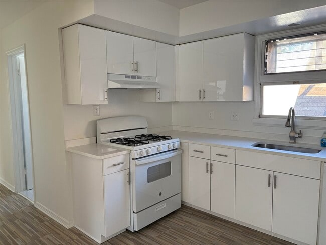 Building Photo - 6219 Polk St