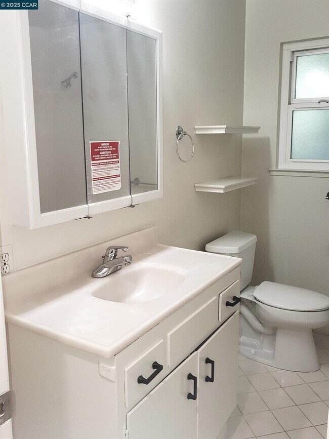 Building Photo - 44 Muth Dr