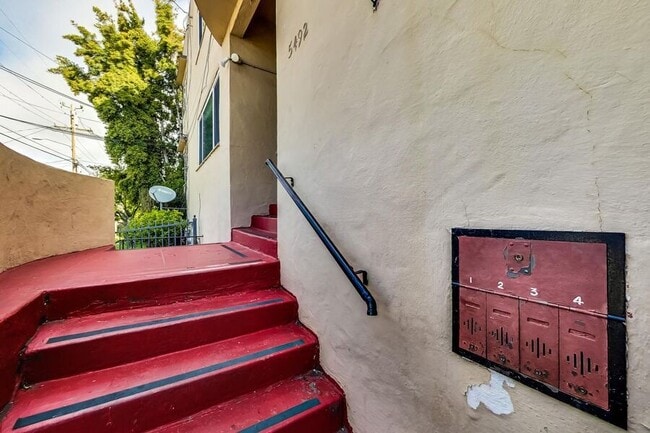 Building Photo - 5492 Ruth Ave