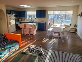 Building Photo - 948 Acequia de las Joyas