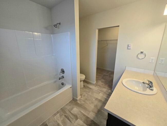 Building Photo - 4 Bedroom Home in Marysville  Pet Friendly!