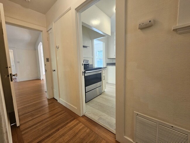 Building Photo - 4-Bedroom Single Family Home in Palo Alto-  lease take over