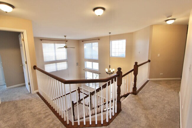 Building Photo - 18376 W Springwood Dr