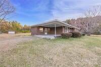 Building Photo - 44261 US-52