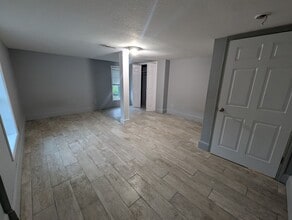 Building Photo - Arrowhead