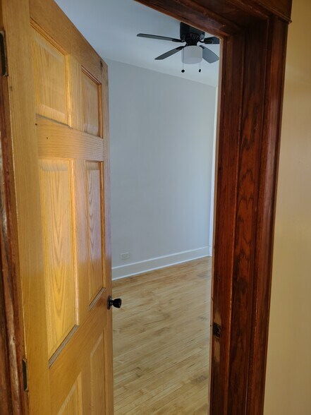 Bdrm2 - 3224 W Lexington St