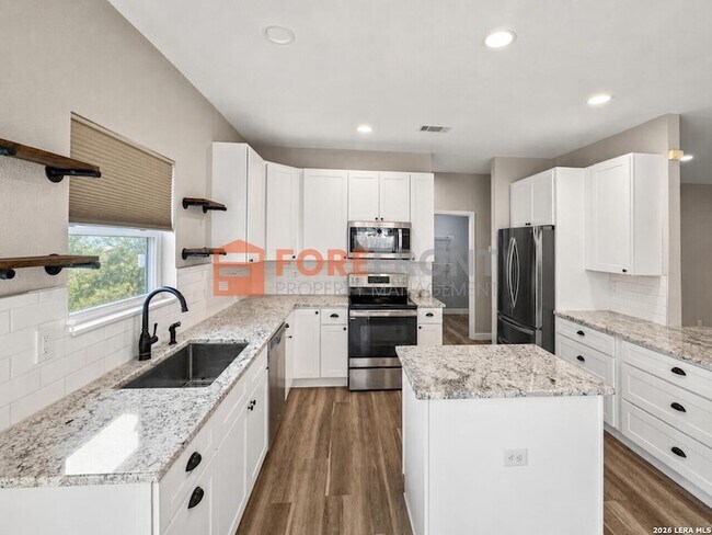 Building Photo - 1310 Bobcat Pass