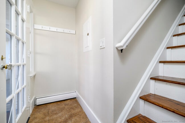 Building Photo - 6 Fremont Pl