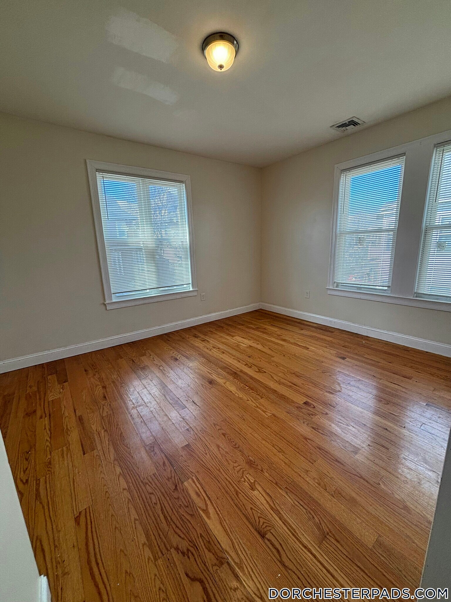 Building Photo - 9 Nottingham St