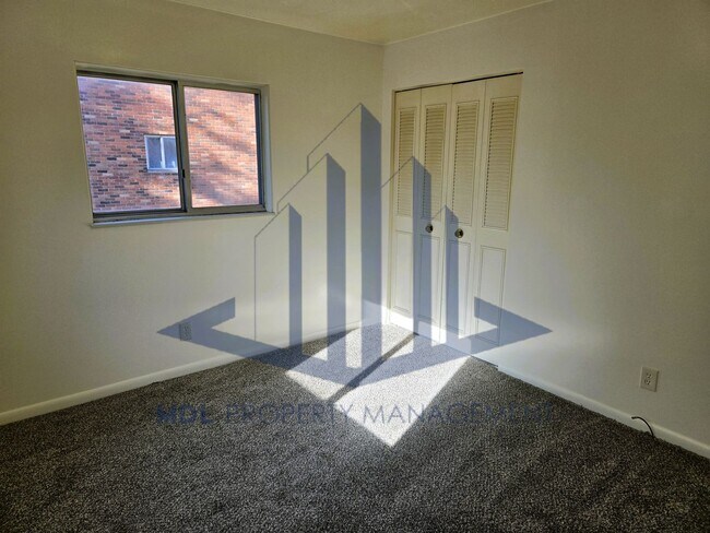 Building Photo - 2207 Weiss St